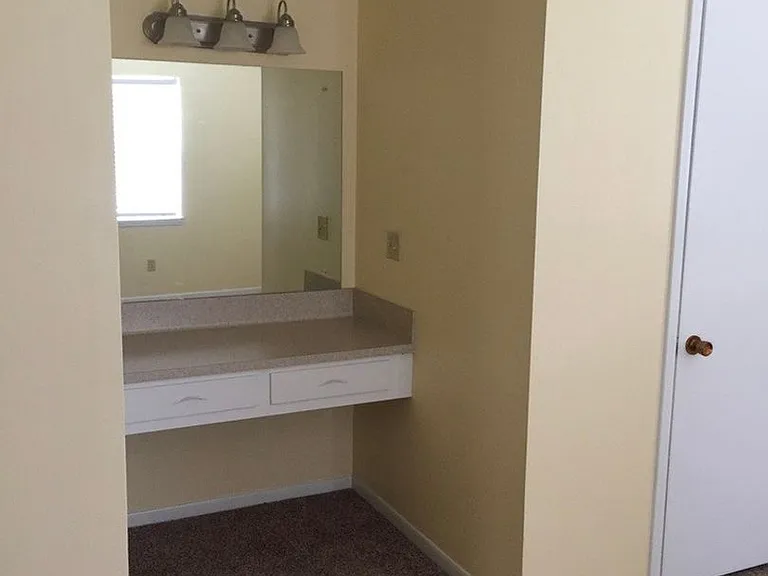 Lamplighter Apartments — Photo 8