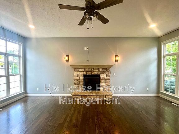 5th image of 224 N 53rd Ave