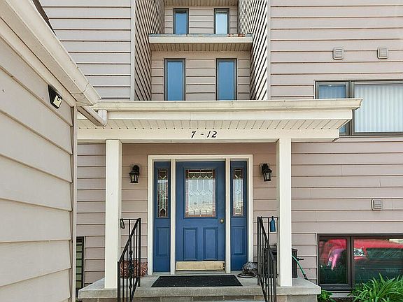 4th image of 4624 Navajo St APT 9