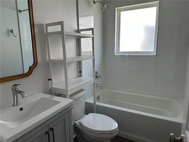 301 Labarre Dr #B — Photo 6
