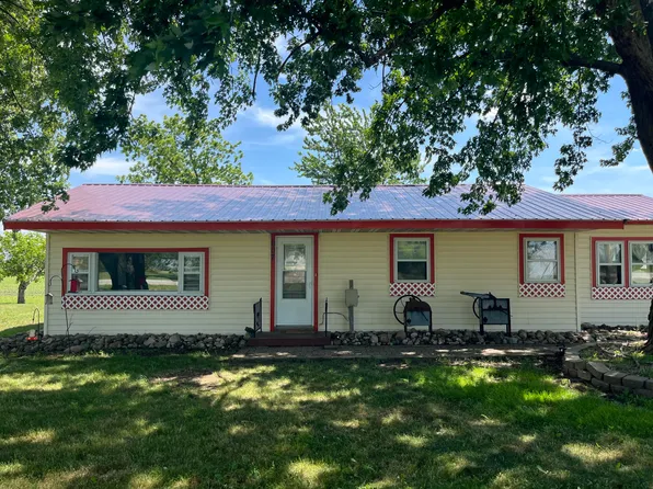 7 Beech St, Boxholm, IA 50040