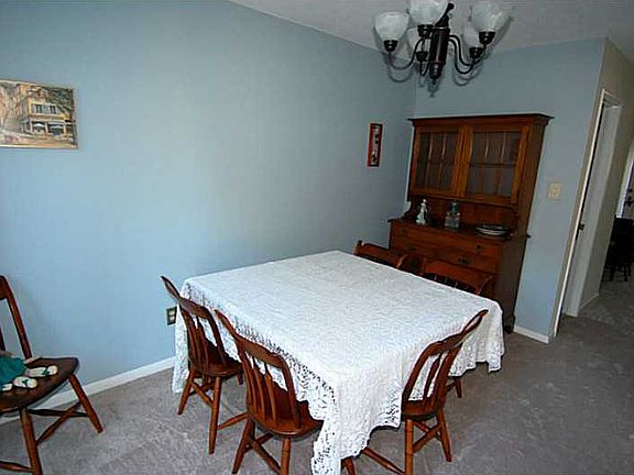 4th image of 1805 Carlton E