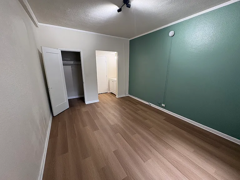 634 15th Street — Photo 17