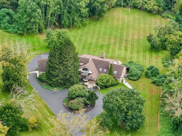 805 Bryn Mawr Ave, Newtown Square, PA 19073