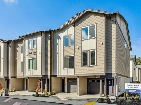 9612 19TH Avenue SE #E, Everett, WA 98208