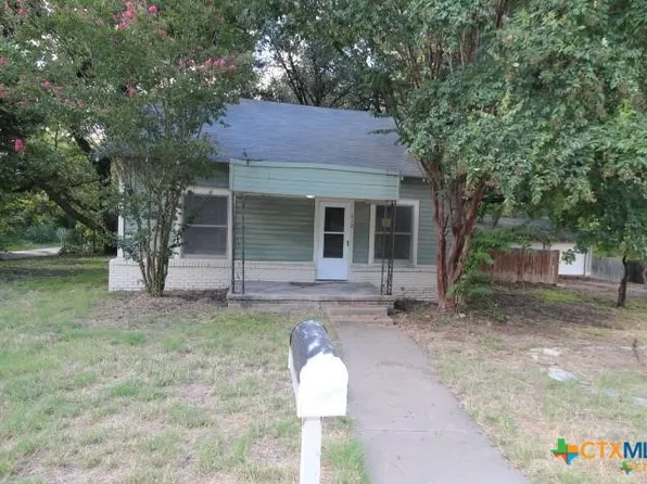 212 S Stidham St, Hamilton, TX 76531