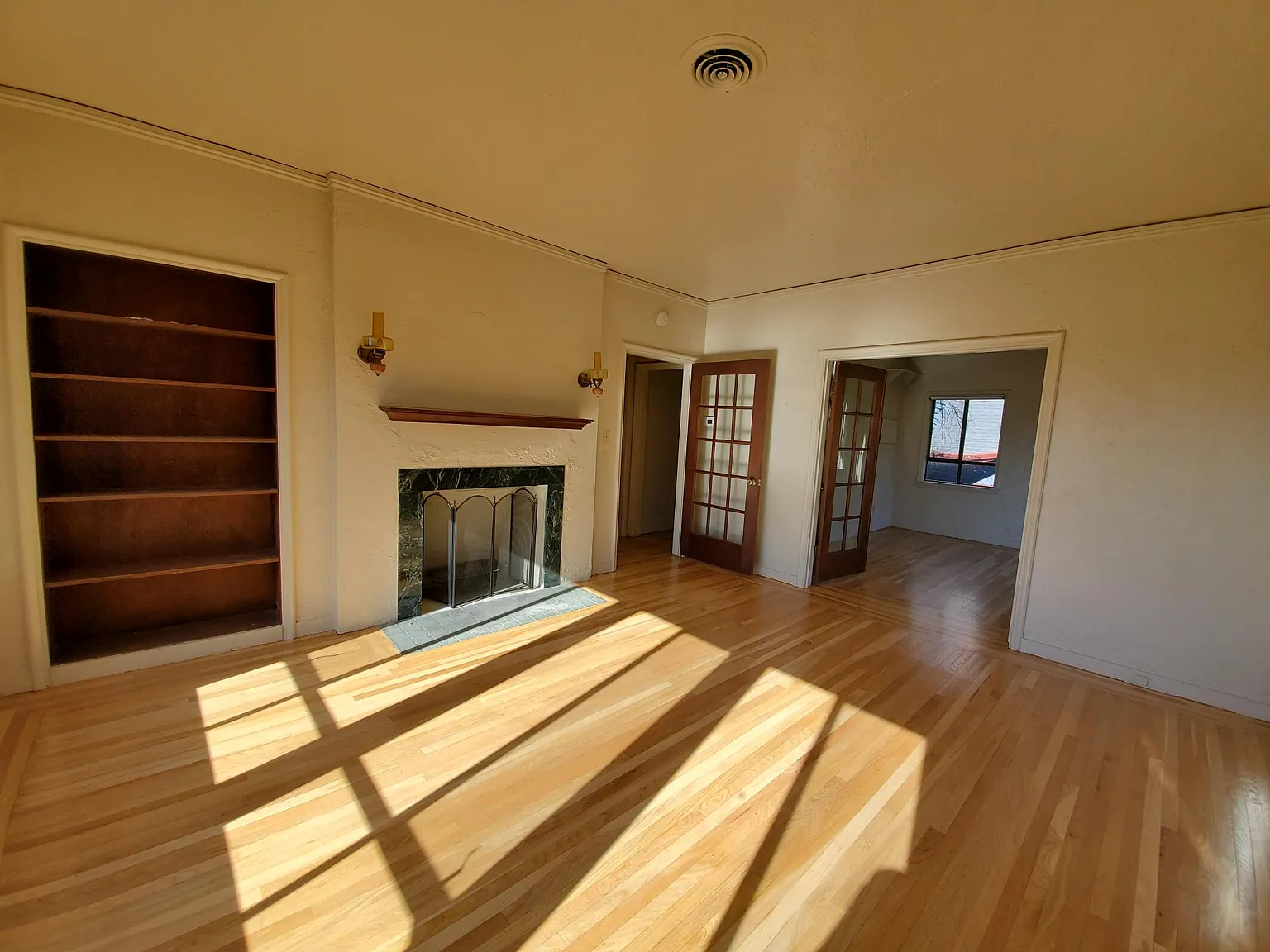2 bed, 1054 sqft, $3,250 — Photo 3