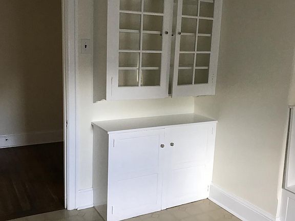 Kitchen pantry