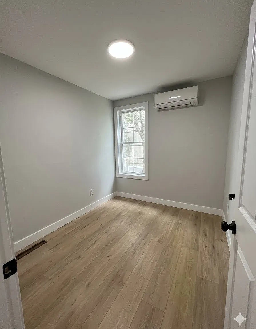 2 bed, 500 sqft, $1,800 — Photo 2