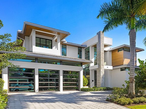 4th image of 100 Royal Palm Drive