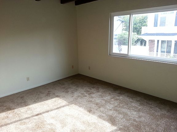 5th image of 2223 Pullman Ln APT 4