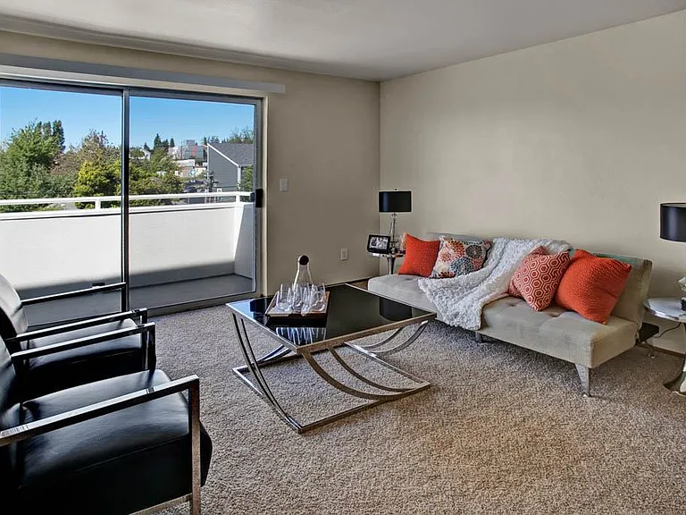 Leilani Apartment Homes — Photo 19