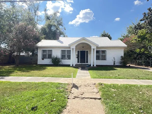 301 Sunflower Ave, Belzoni, MS 39038