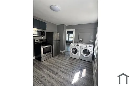 16 Vine St Photo 1