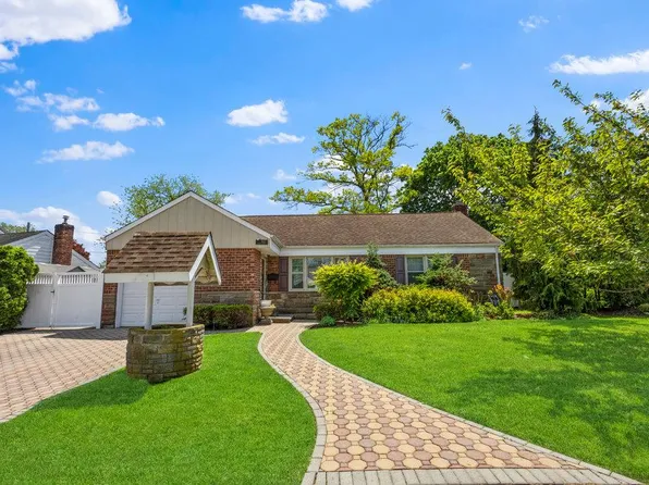 1037 Chestnut Street, Valley Stream, NY 11580