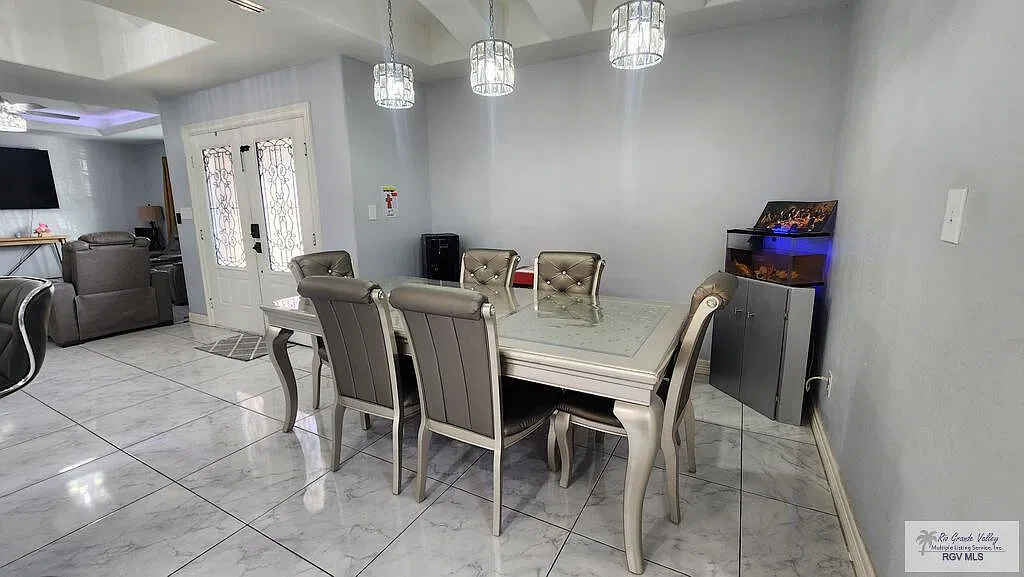3 bed, 2.0 bath, 1514 sqft, $1,900 — Photo 4