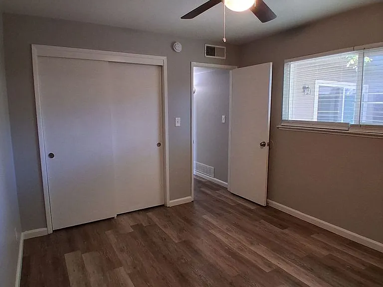 3319 E. Fairmont Ave. — Photo 15