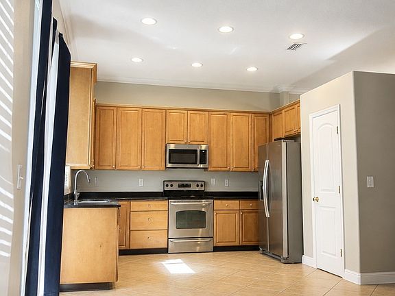 3rd image of 8005 Kaureen Garden Pl