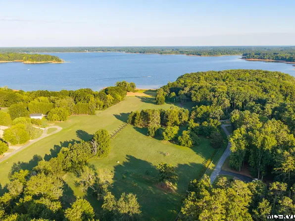 1683 Merifield Dr, Clarksville, VA 23927