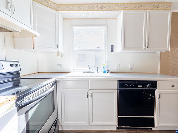 5th image of 34774 Millard Rd Unit 4