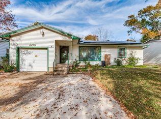 2215 Dennis St, Irving, TX 75062
