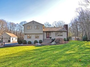 190 Cummings Rd, Swansea, MA 02777