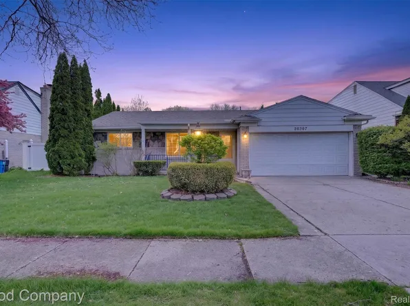20307 Edmunton St, Saint Clair Shores, MI 48080