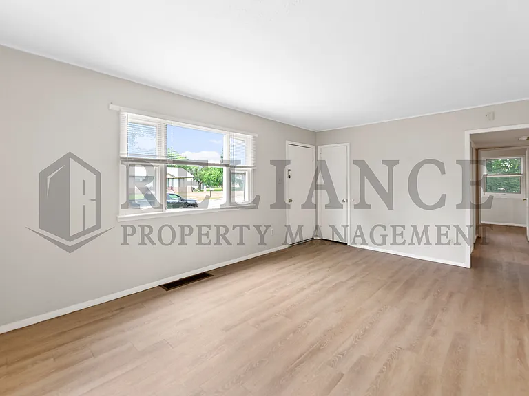 2450 N Prince St — Photo 6