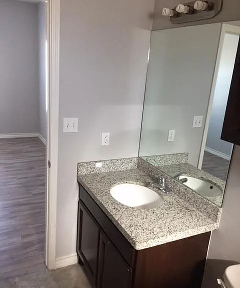 20502 Westfield Dr #2 — Photo 7
