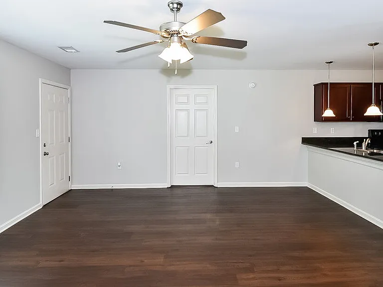 4085 Colton Dr — Photo 3