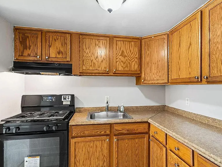 Ethan Allen Ct — Photo 10