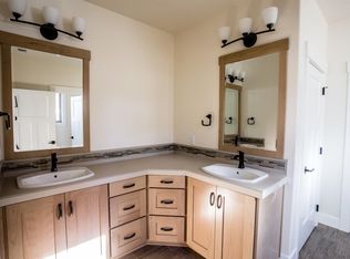 3915 Calle Vista Dr, Medford, OR