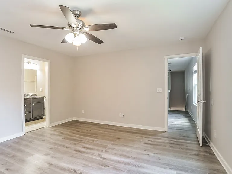 1048 Joselynn Dr — Photo 10