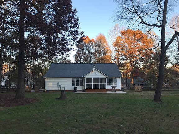 5th image of 245 Strawberry Ln