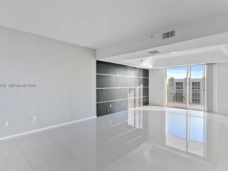 10720 NW 66th St #507 — Photo 3