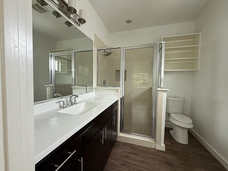 913 Ogden St — Photo 22