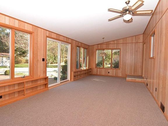 4th image of 9569 N Shore Dr