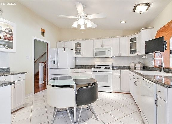 4th image of 7905 Churchill St