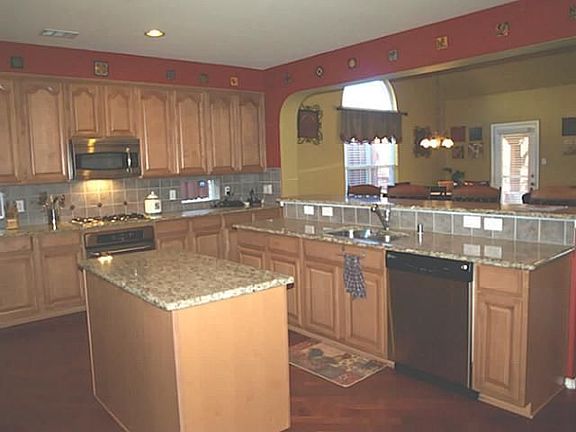 4th image of 1274 Marquette Dr