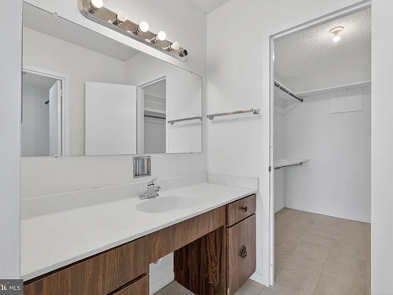 3701 S George Mason Dr #915N — Photo 23