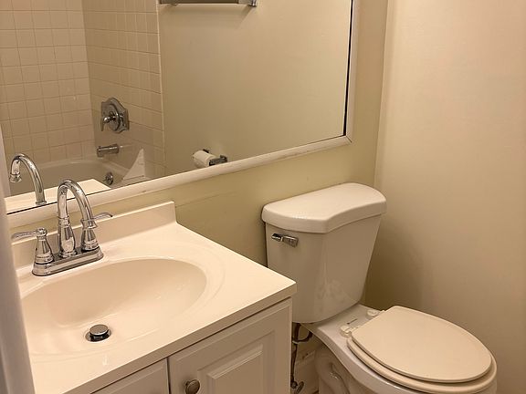 5th image of 10549 Twin Rivers Rd #2