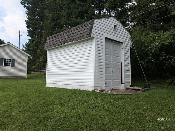 4th image of 26 Hilda Dr