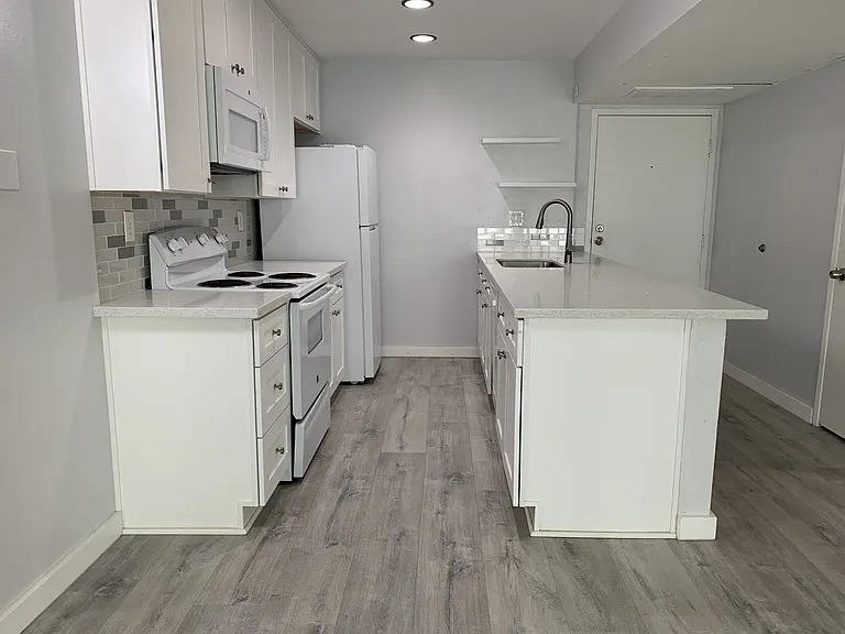 6151 Rancho Mission Rd #308 — Photo 3