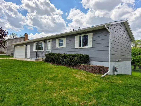 307 10th Ave NE, Stewartville, MN 55976