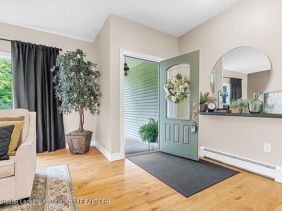 4th image of 10222 Red Bud Dr