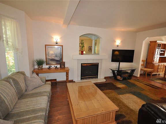 4th image of 3814 155th Street Ct NW