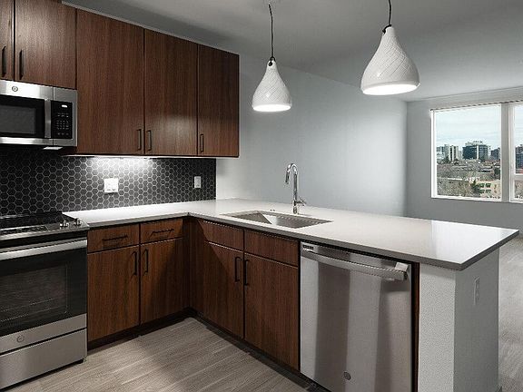 4th image of 357 N Grant St #810