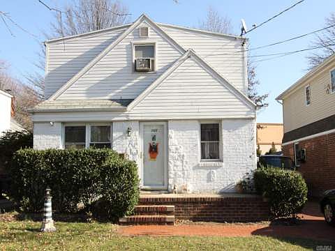 1st image of 105 Roosevelt Ct