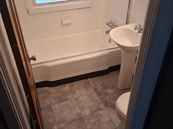 5th image of 5534 South Blvd