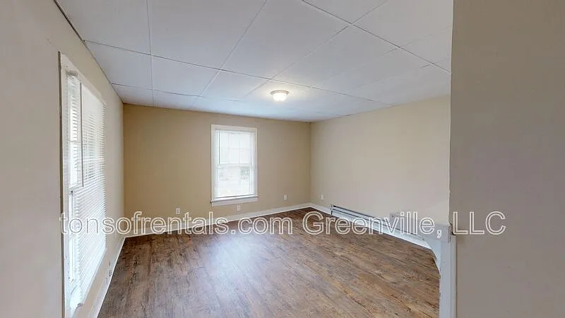 2 bed, 1.0 bath, 940 sqft, $900 — Photo 4